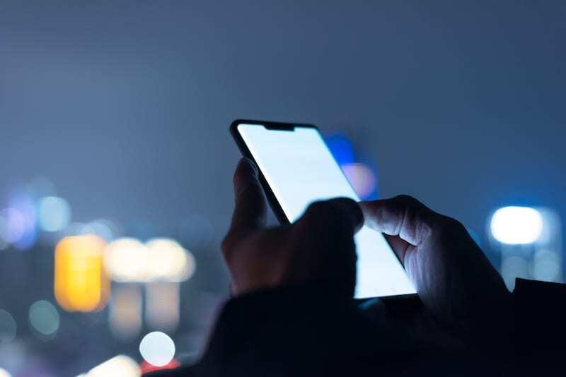 Всё неоднозначно: что говорят учёные о влиянии экранов смартфонов на здоровье глаз