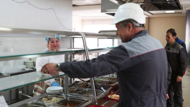 Худо-вредно: нормы питания для работников опасных производств устарели