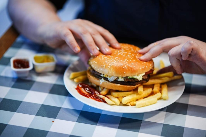Без лишних движений: можно ли похудеть при помощи силы мысли