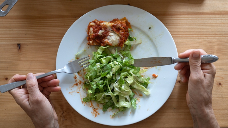 Биолог рассказала о вреде холодной еды для пищеварения