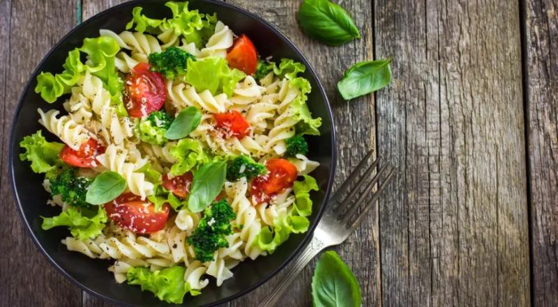 Какие продукты помогут побороть стресс, а от чего лучше отказаться