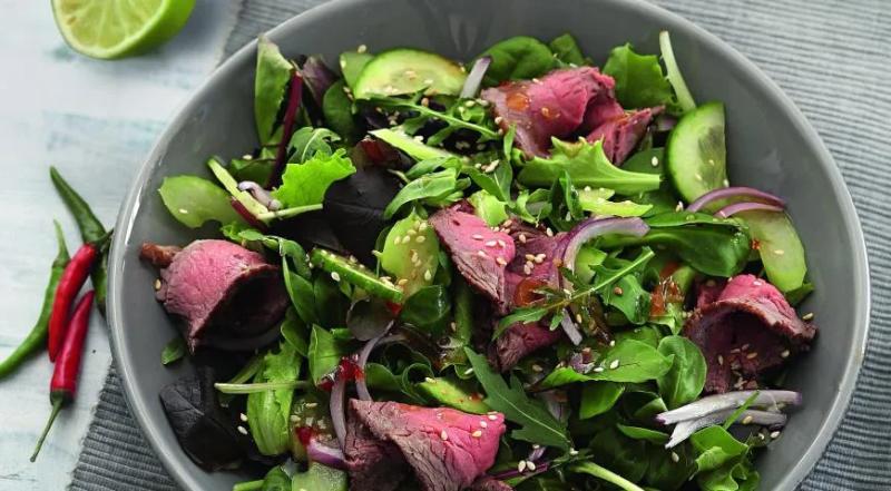 Простые и вкусные диетические салаты на ужин