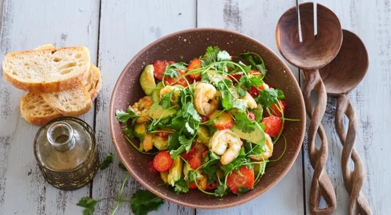 Простые и вкусные диетические салаты на ужин